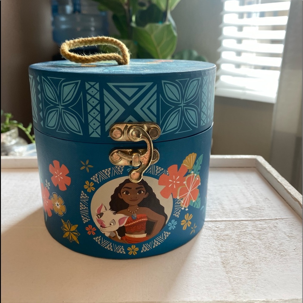 Disney Moana musical jewelry box